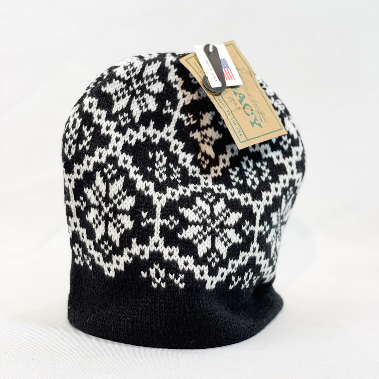 SNOWFLAKE BEANIE B&W